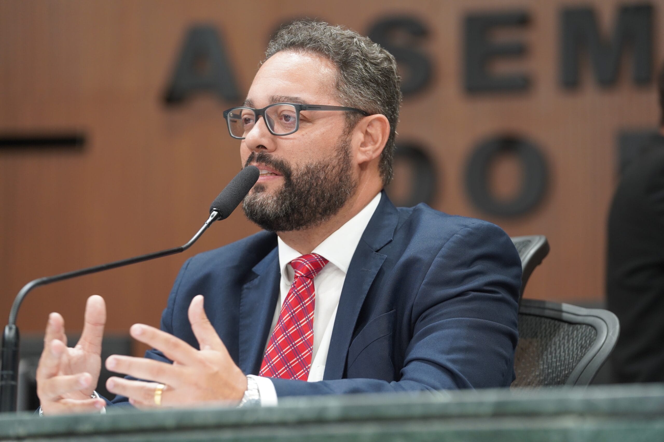 Virmondes detalha ações e destaca foco na reeleição em entrevista ao Jornal Opção