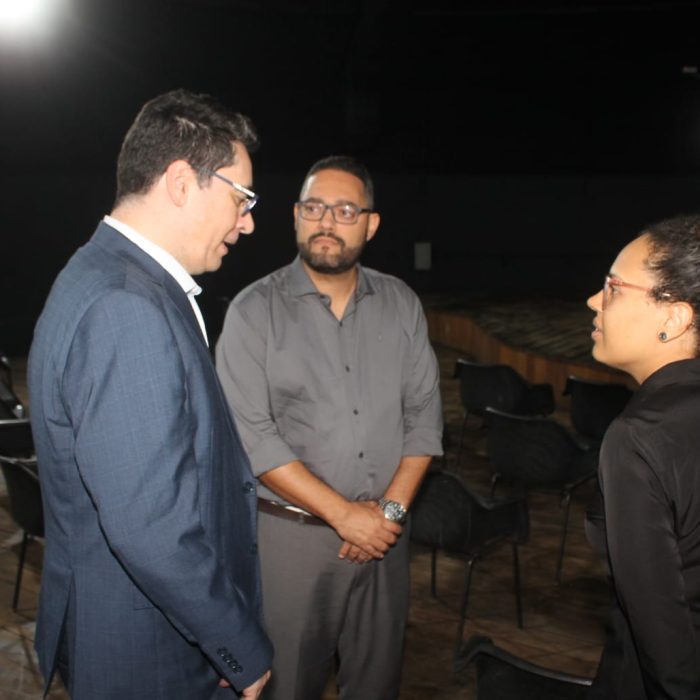 Secretários Cesar (Retomada) e Yara (Cultura) acompanham Virmondes em vistoria da reforma do Martim Cererê